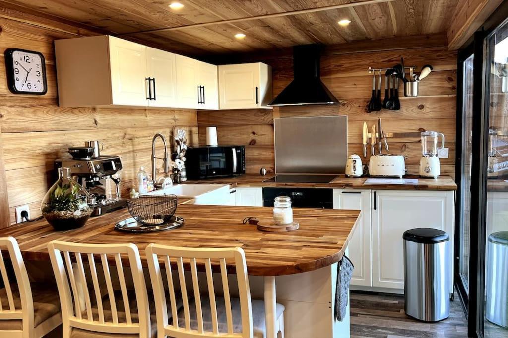 Chalet Et Jaccuzy Sur La Plage Biscarrosse Luaran gambar